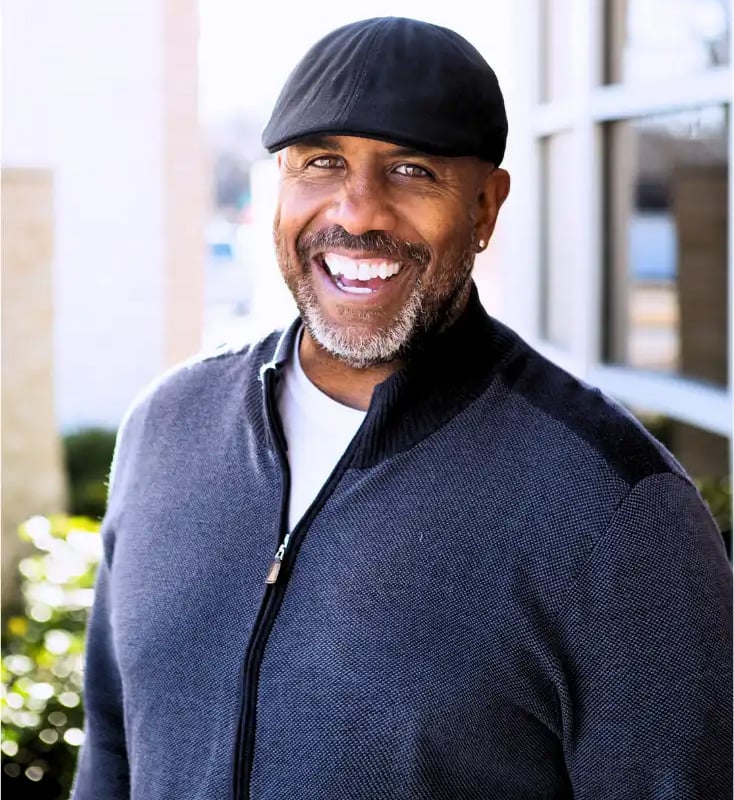 Man_Black_40s-50s_SmilingPortrait_Outdoor_2