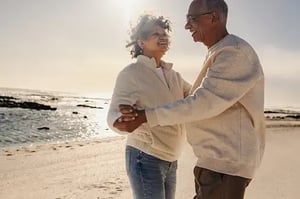 Man_Woman_White_60s-70s_Dancing_Beach